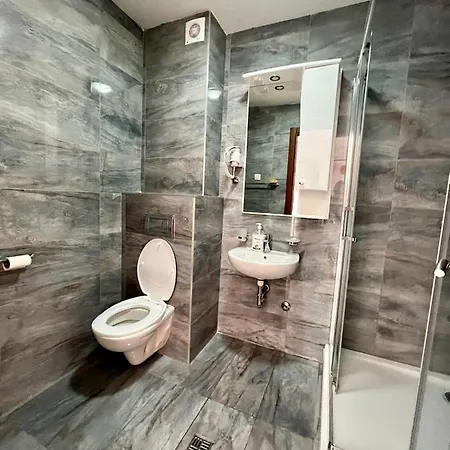 Z Apartment *